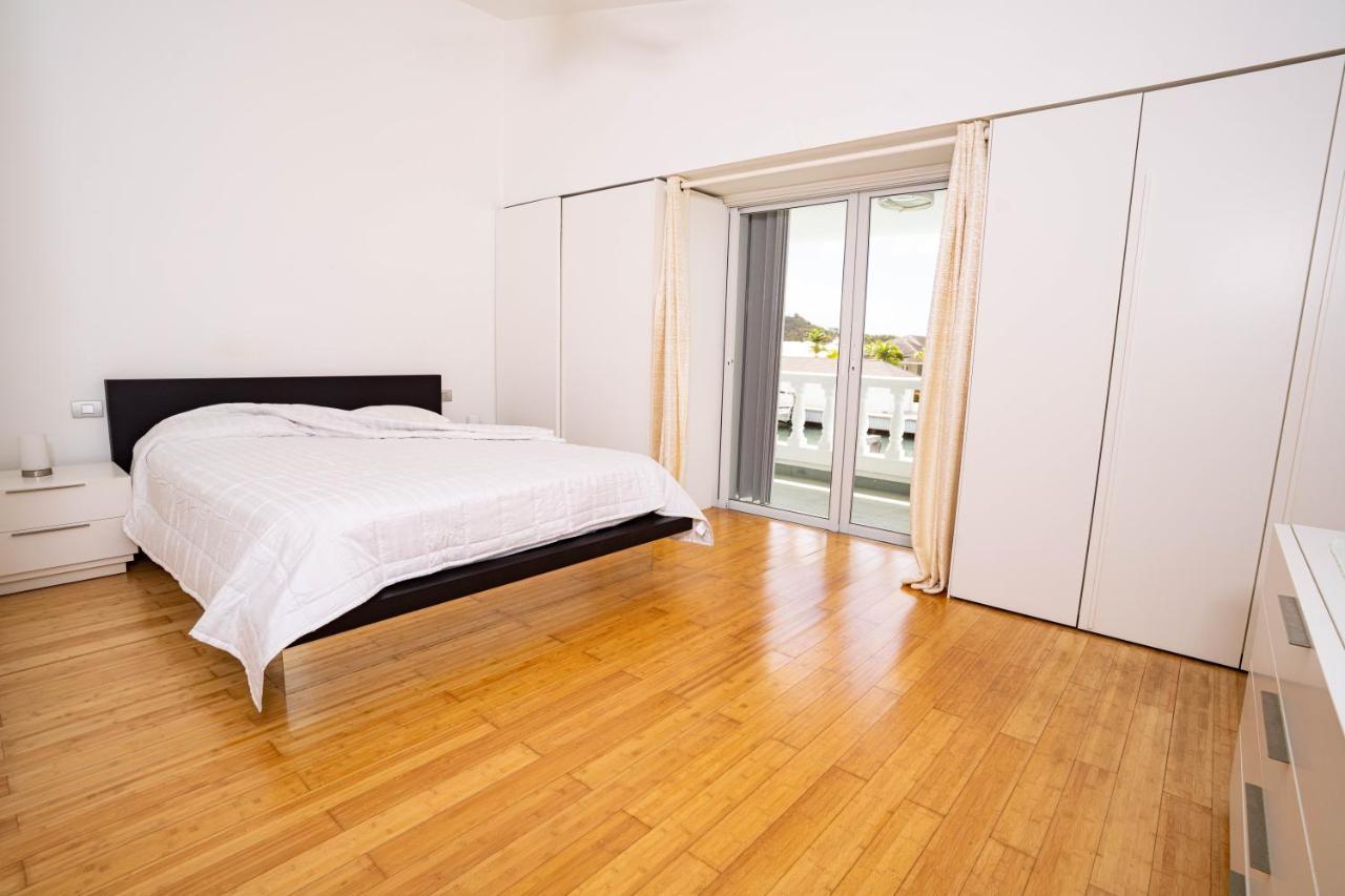 Antigua Chiama Italia Villas Jolly Harbour Экстерьер фото