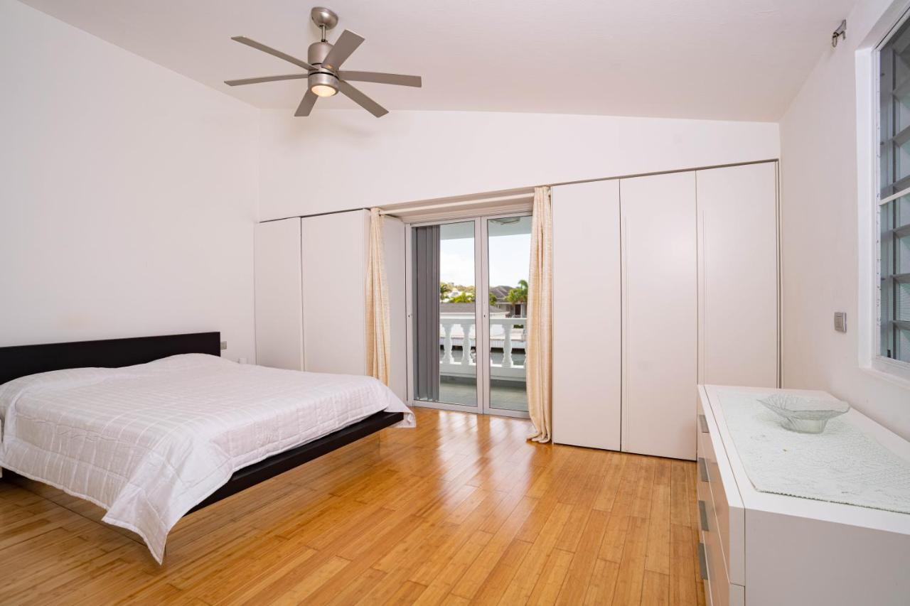 Antigua Chiama Italia Villas Jolly Harbour Экстерьер фото